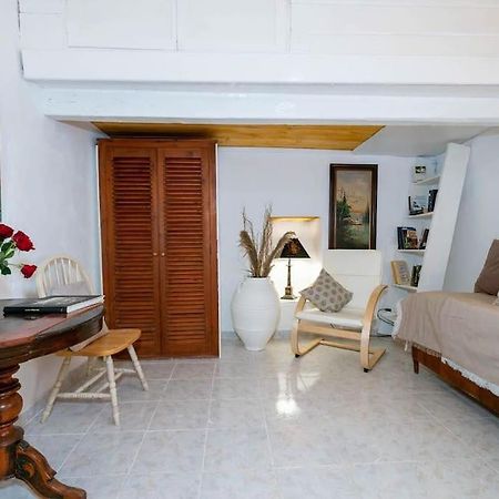 דירות הידרה Chrysa S House מראה חיצוני תמונה