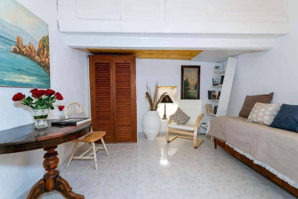 דירות הידרה Chrysa S House מראה חיצוני תמונה